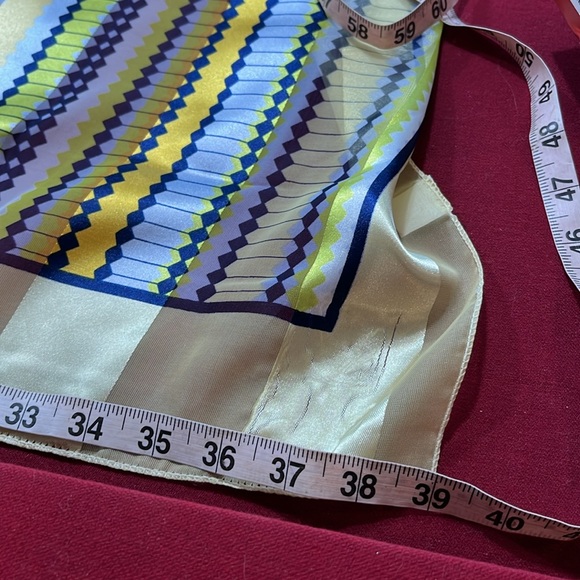 Vintage yellow white silky Big square scarf zig zag 70s print Mod, retro 39x39” - Picture 7 of 11